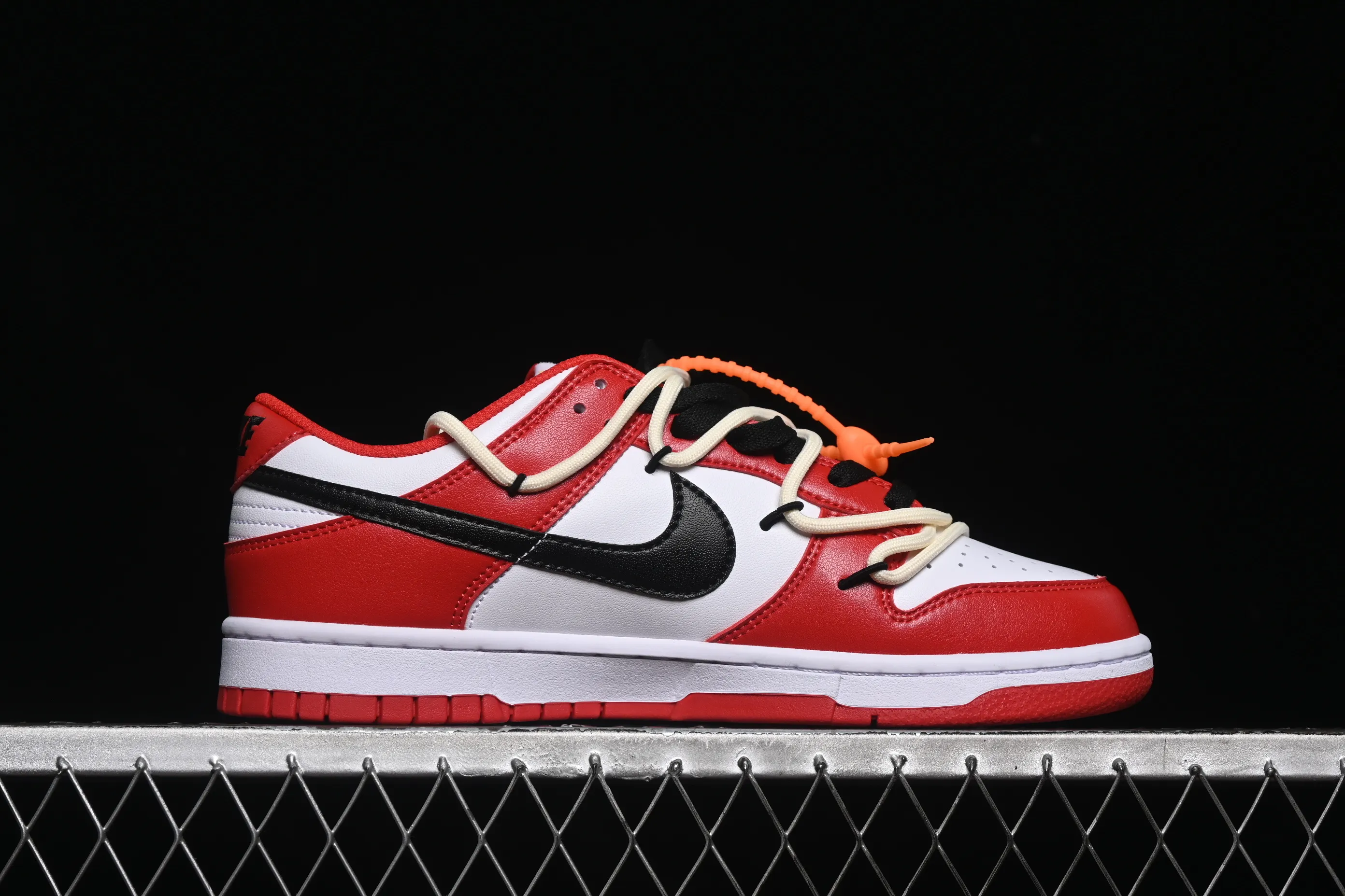 All categories Nk SB Dunk Series Nk SB Dunk Low High-end customized low-top sneakers Nike SB Dunk Low white black red strap low-top casual sneakers DD1391-602